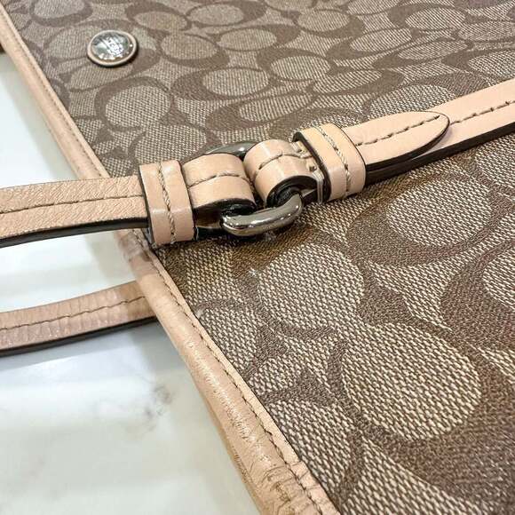 COACH Peyton Signature Zip Top Tote Y2K - Picture 9 of 17